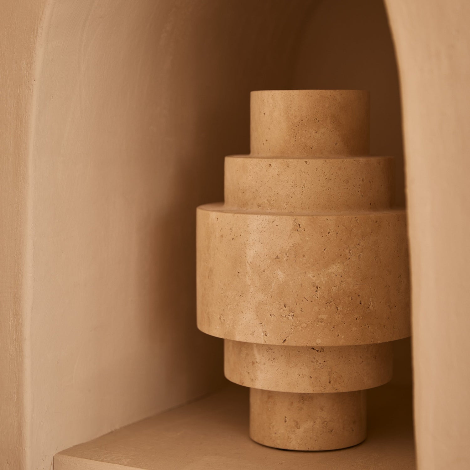 Travertine vaas object MOOISA