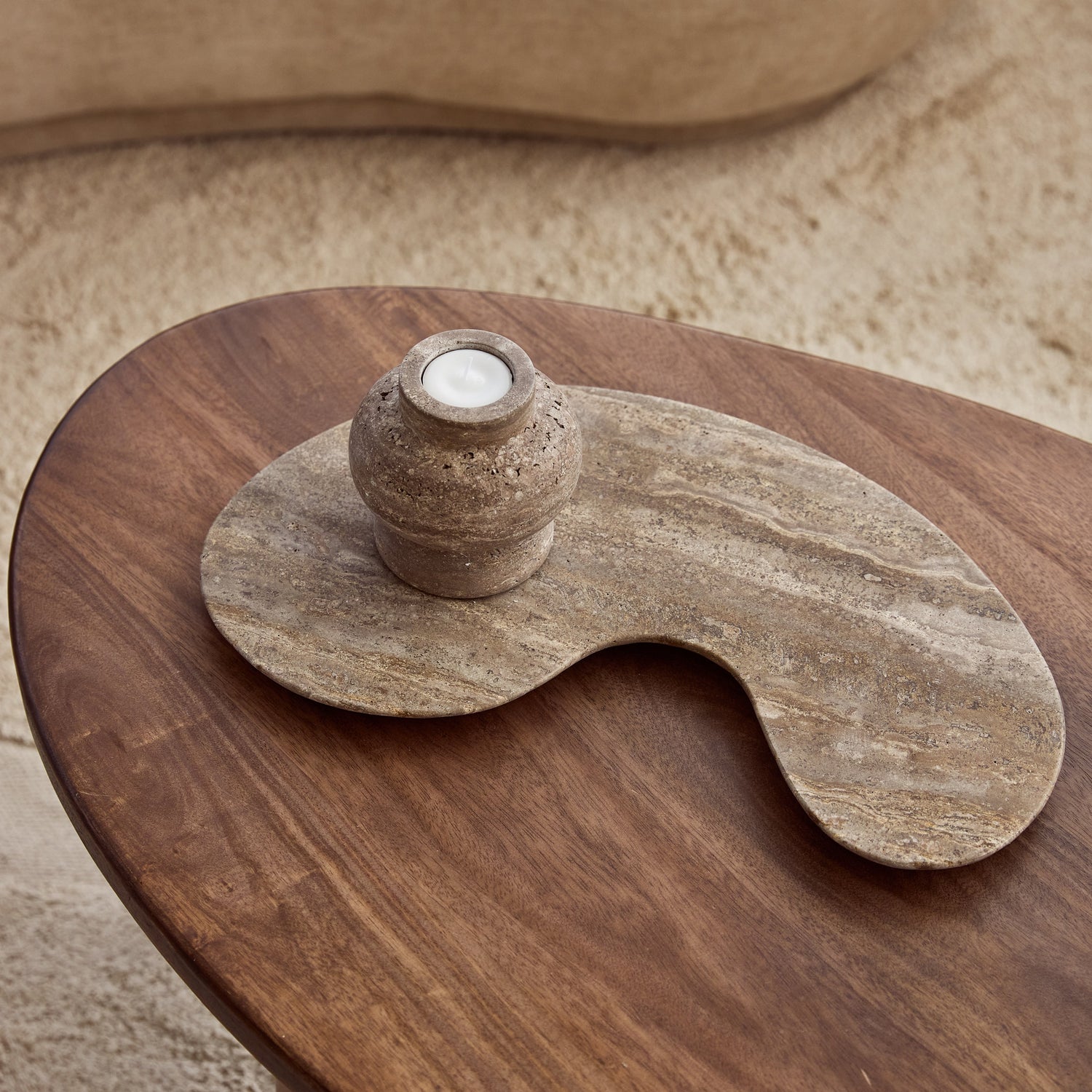Organisch dienblad Titanium travertine kidney 40x23cm
