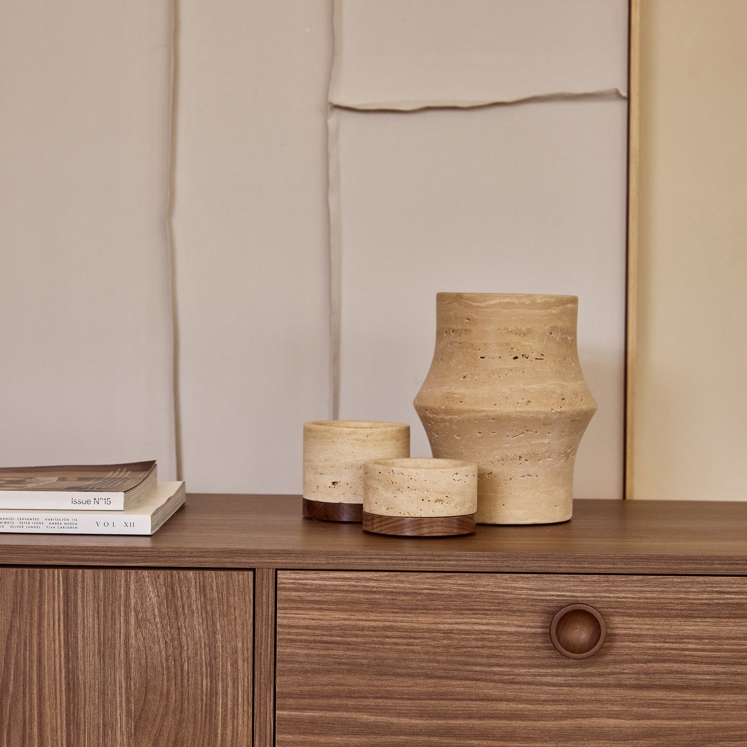 Travertine candle holder M Ø9.5x6.5cm including wooden plate